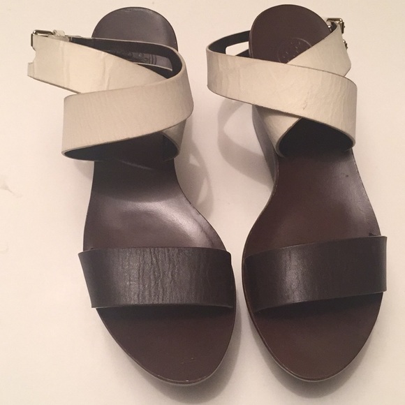 Tory Burch Mino Sandals - Picture 3 of 6